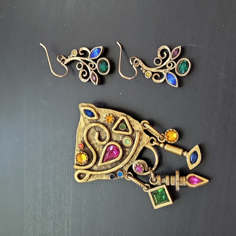 Patricia Locke Gold Tone Swarovski Crystal Brooch and Earrings Stunning